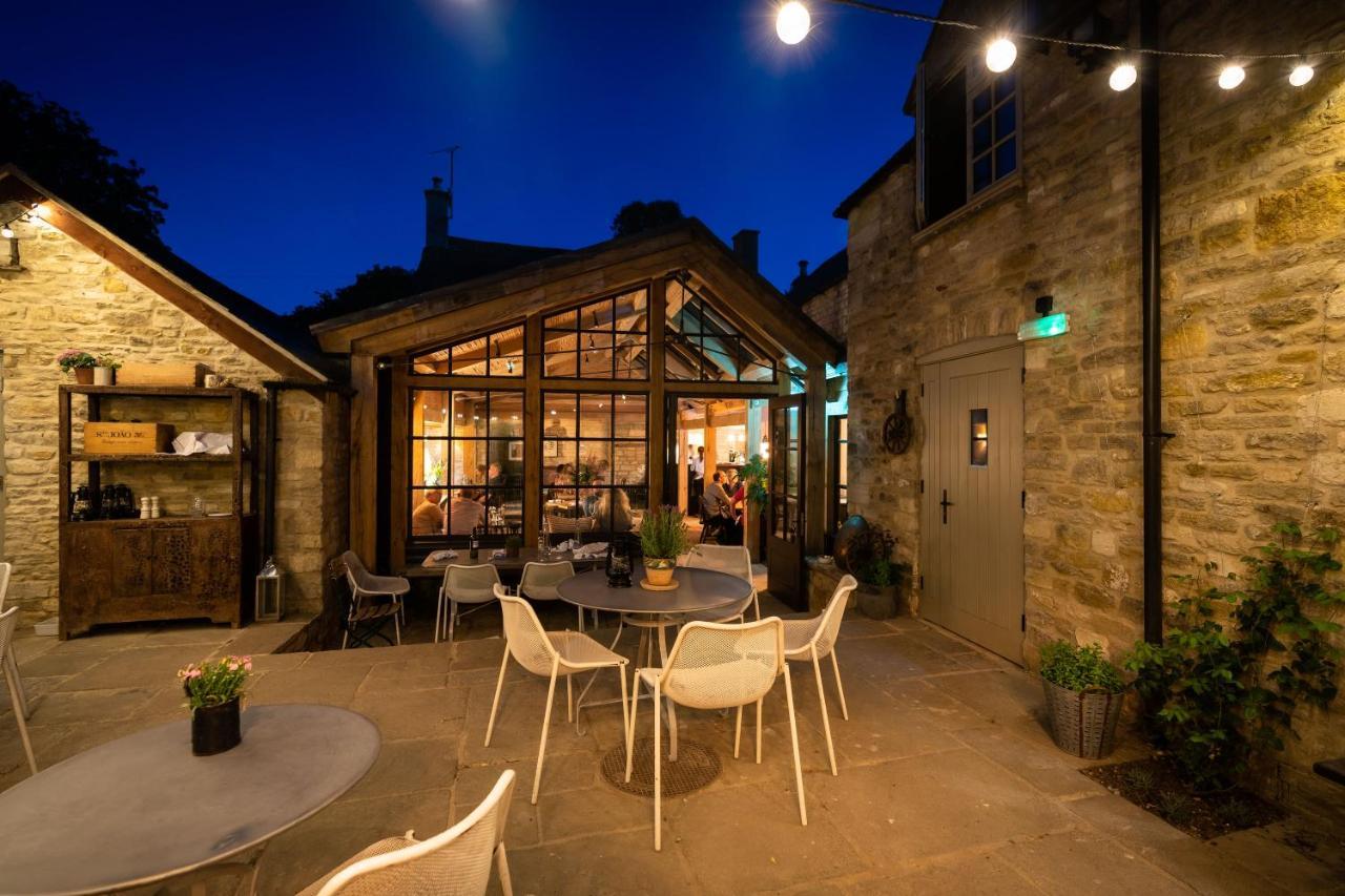Royal Oak Ramsden酒店 外观 照片